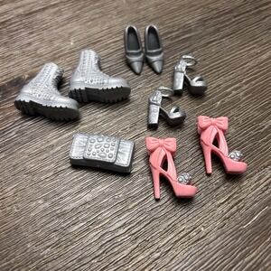 Barbie‎ Boots Silver Military Style Heels Shoes Purse  Fashionista Shoes Bag Set